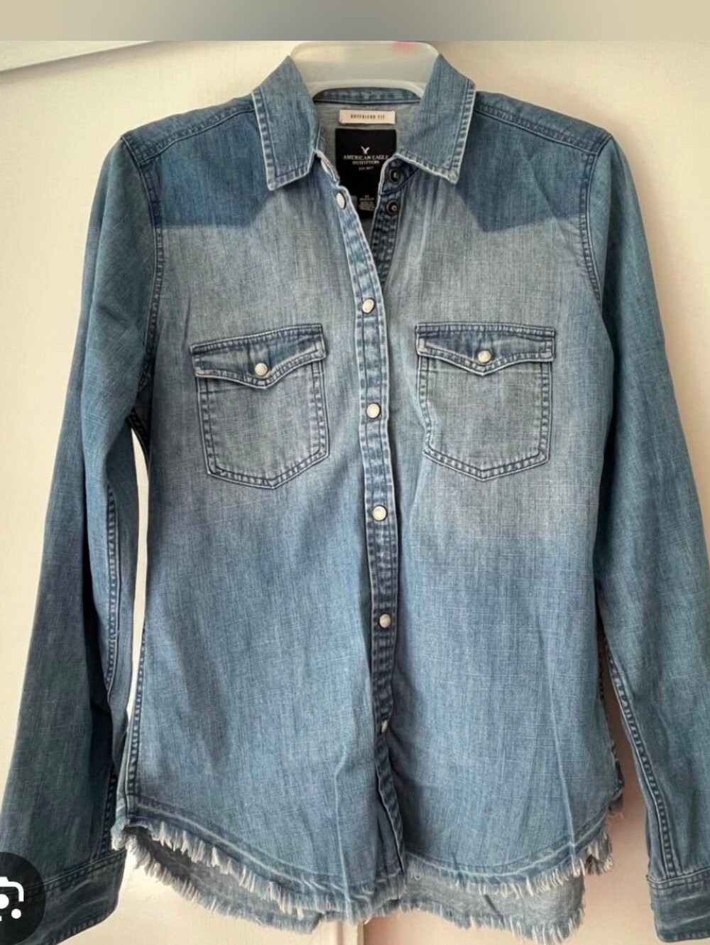 American Eagle Boyfriend Denim Western Shirt Pearl Snap Raw Hem S